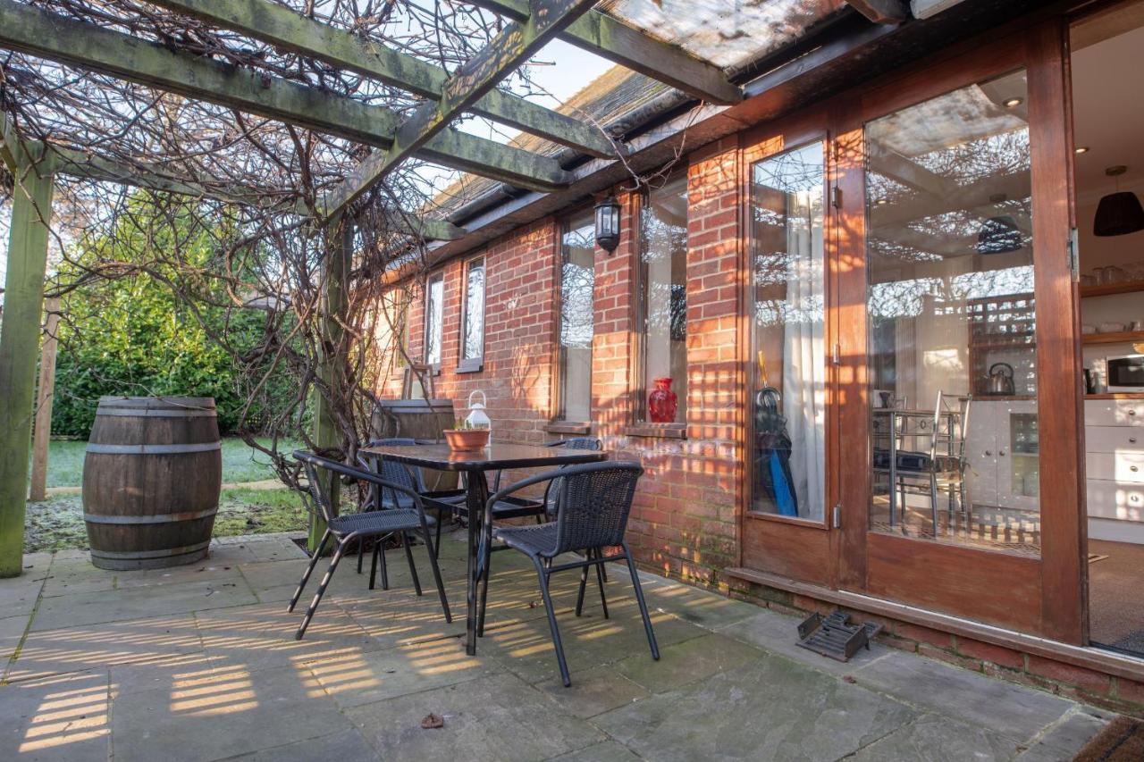 Terlingham Lane Cottage Hawkinge Экстерьер фото
